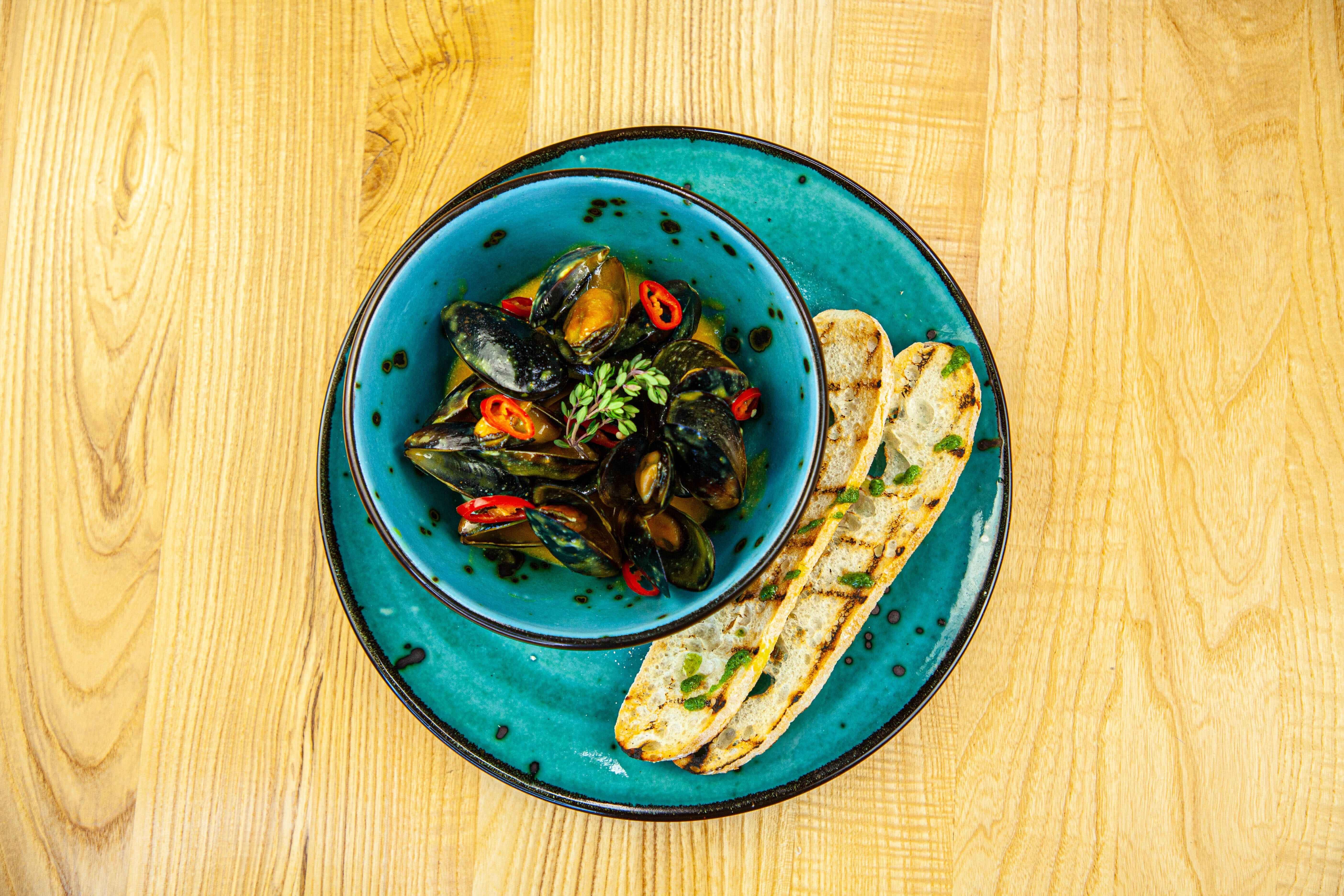 Blackened Mussels with Lemon Butter