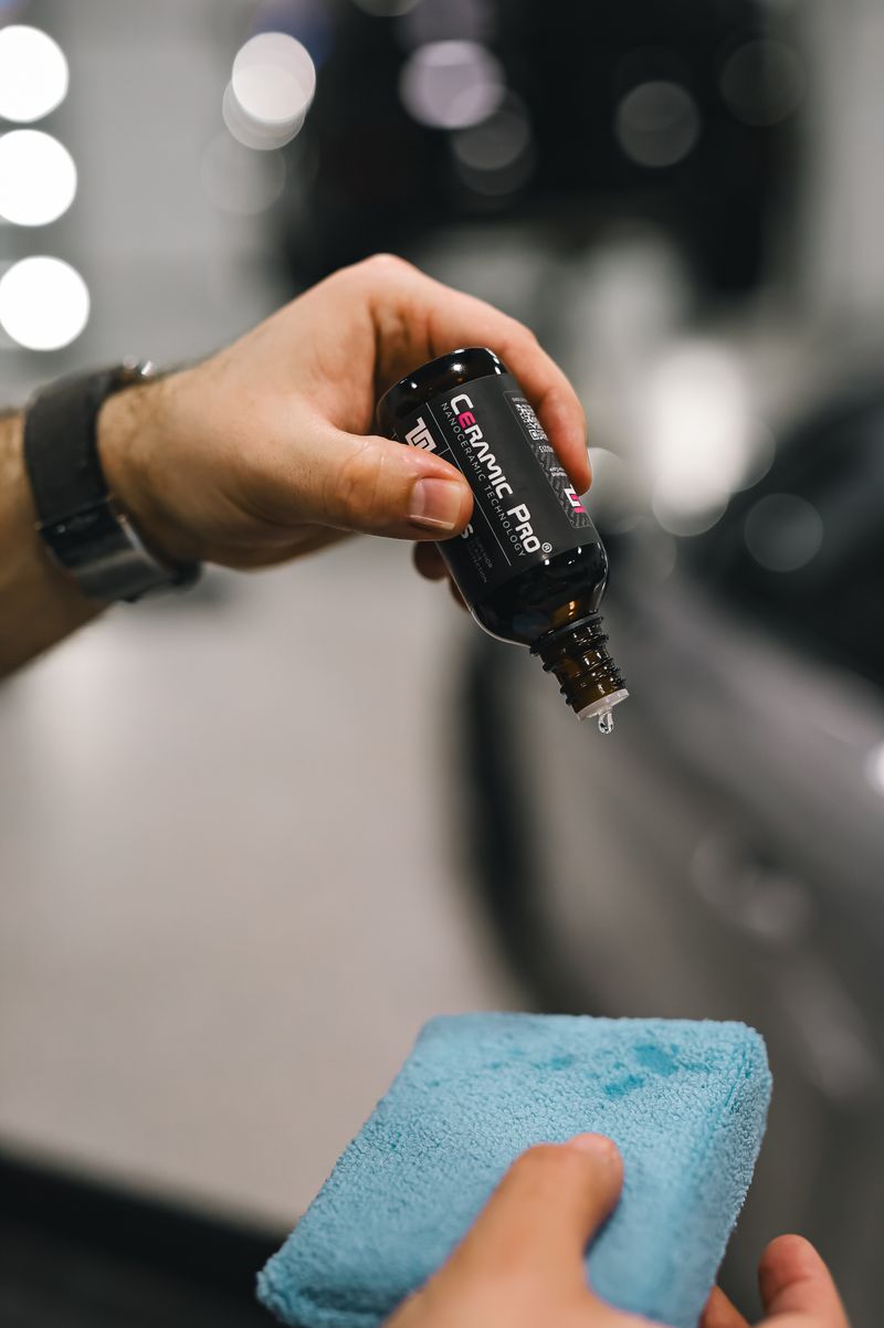 Sellador sintético vs cerámico: ¿cuál necesita realmente tu auto?