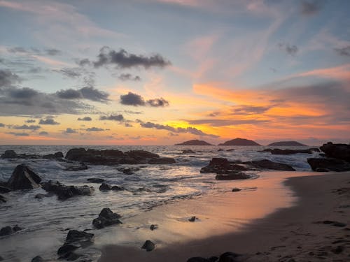 ビーチ, 岩, 日没の無料の写真素材