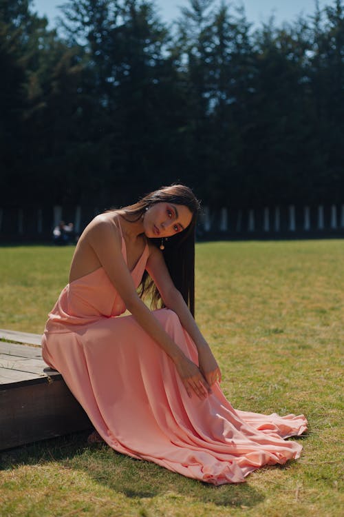 セレクティブフォーカス, ピンクのドレス, ファッション写真の無料の写真素材
