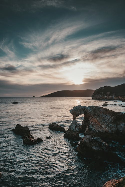 Δωρεάν στοκ φωτογραφιών με rock, ακτή, απόγευμα