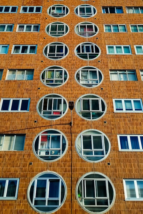 A building with many windows and circular windows