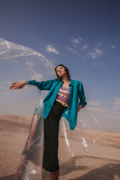 Δωρεάν στοκ φωτογραφιών με αλουμινόχαρτο, γυναίκα, έρημος