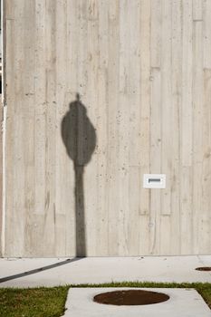 Geheimnisvolle Straße & Schatten – Minimalistisches Wallpaper