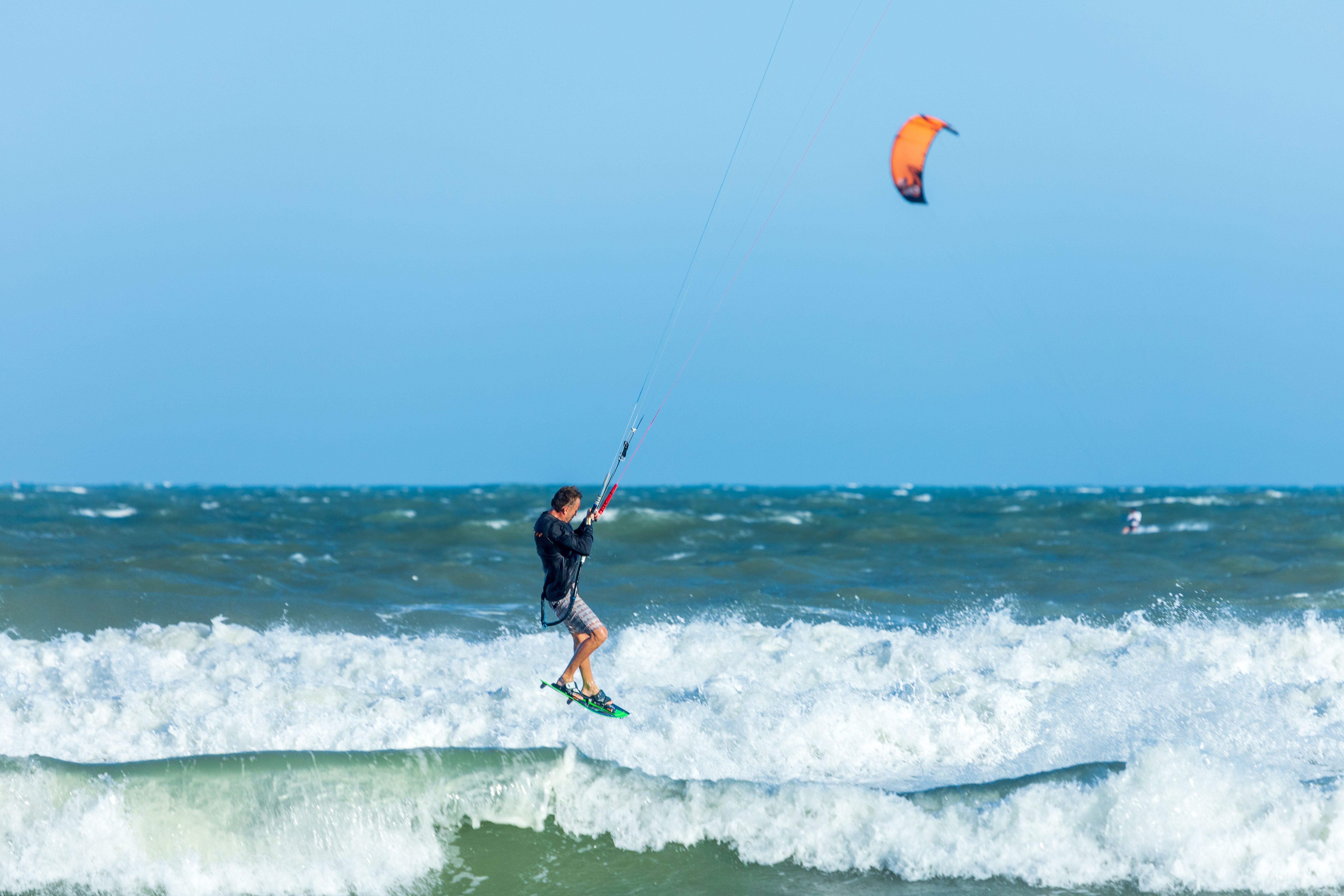100%Kitesurf : l'école qui fait décoller le Finistère Nord