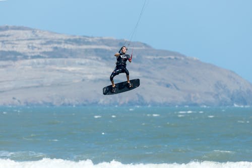 Fotobanka s bezplatnými fotkami na tému breh, dobrodružstvo, kitesurfing