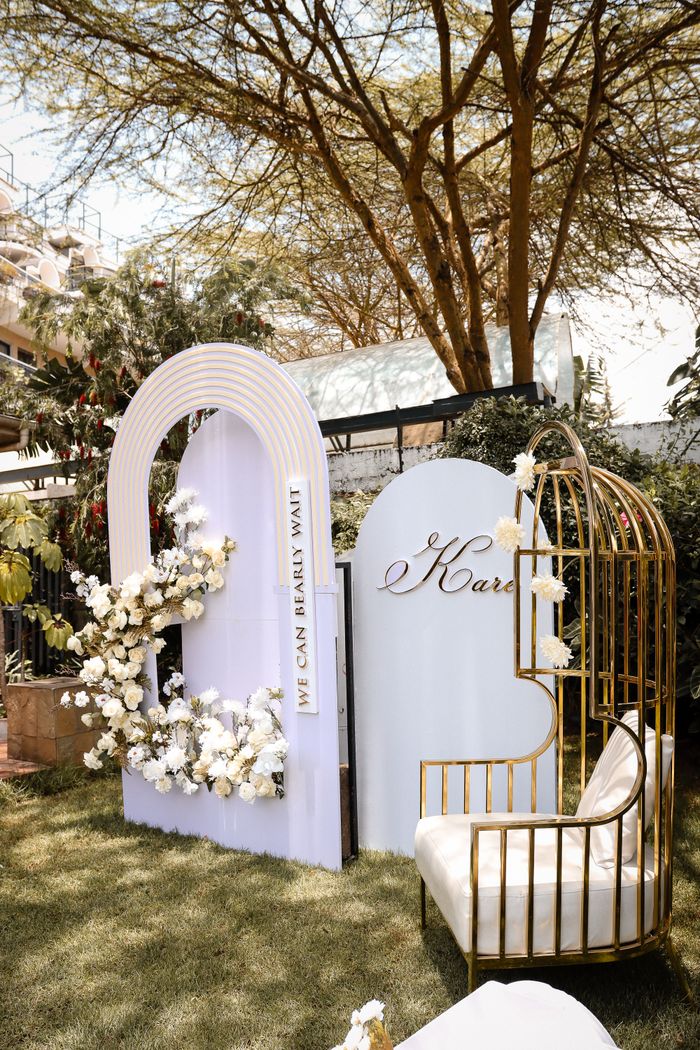Decoración elegante para celebración de bautizo