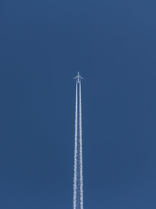 Foto profissional grátis de aeronave, azul, céu