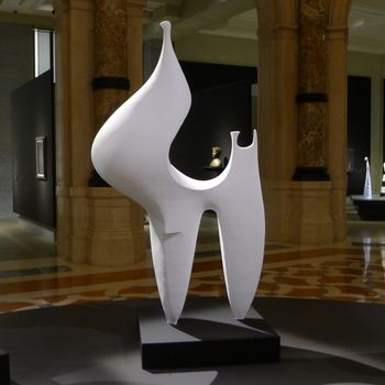 Abstract sculpture displayed in Gallerie d'Italia, Milan's elegant art museum.（イメージ）