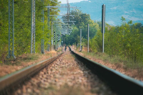 Základová fotografie zdarma na téma nákladní vlak, osobní vlak, perspektiva