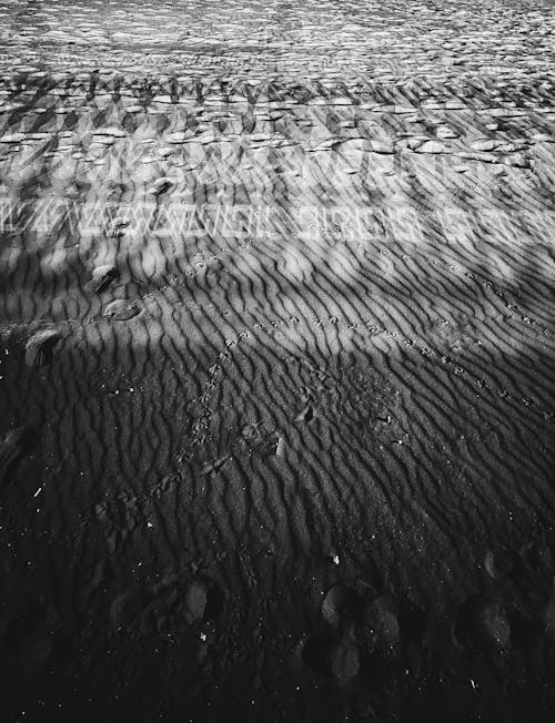 Shapes on Barren Sand