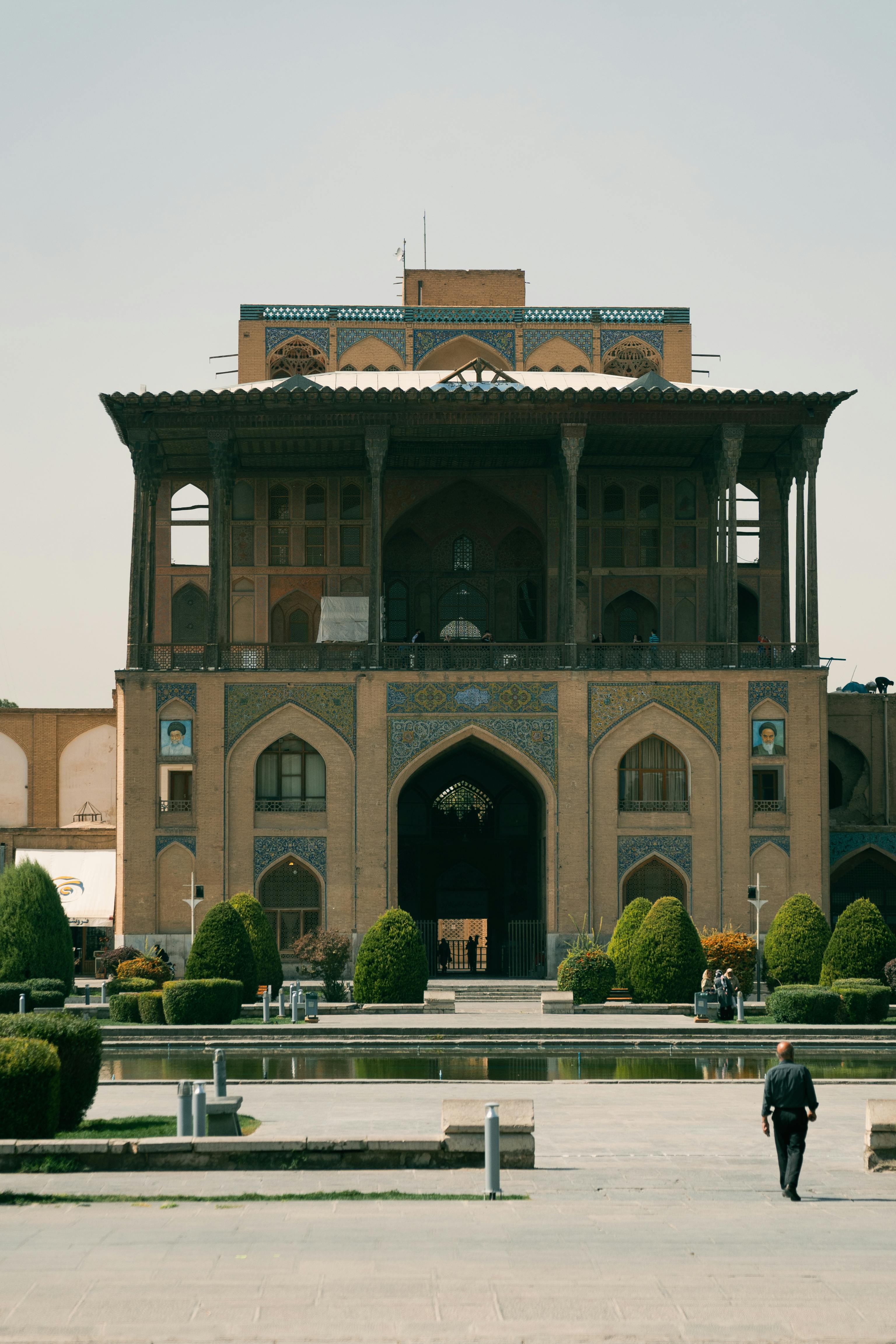 aali qapu palace in isfahan city