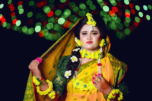 Bride in Yellow, Traditional Clothing