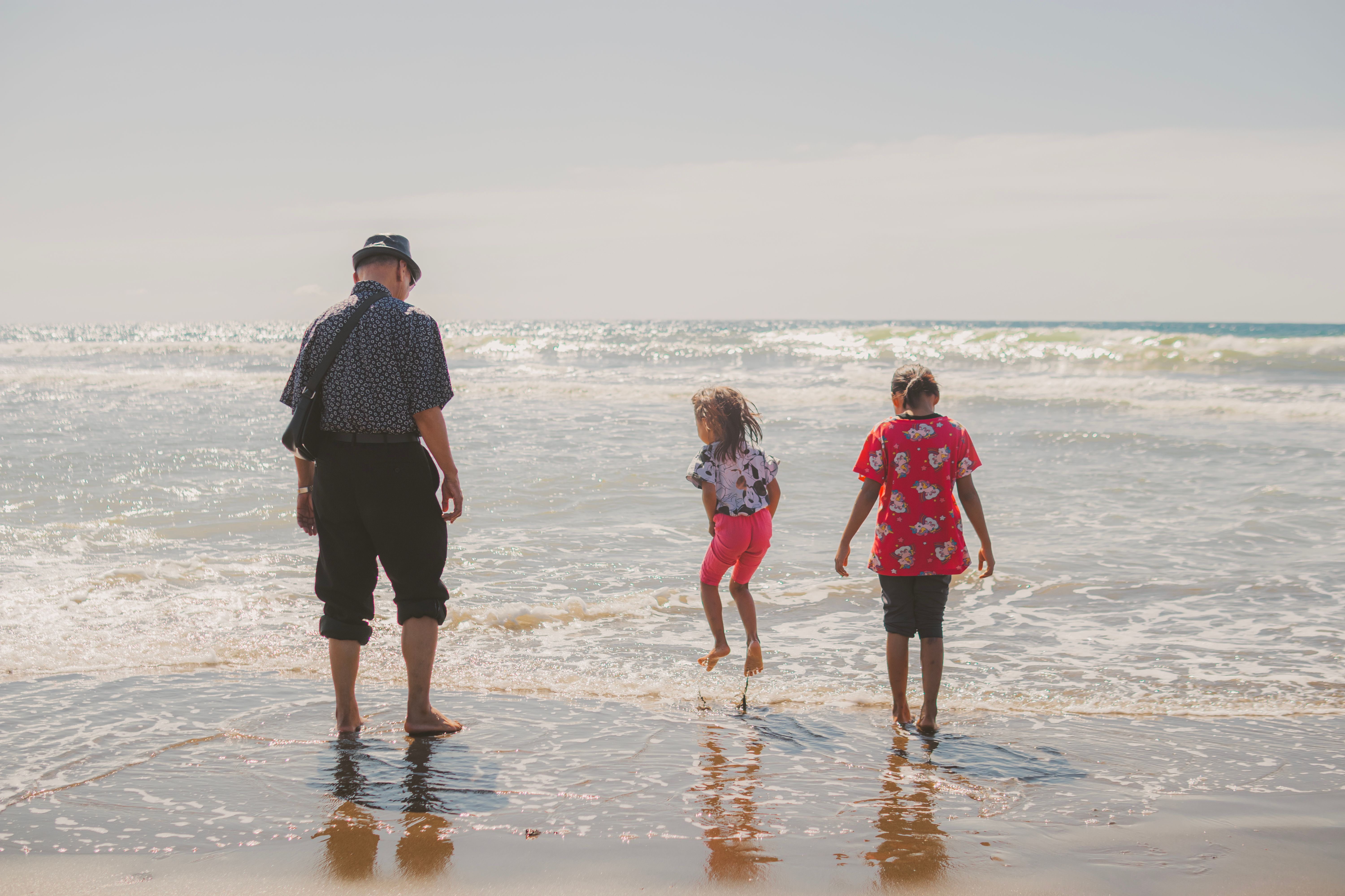 My 10 “Unconventional” Family Travel Rules After Making So Many Mistakes — Photo by Nothing Ahead on Pexels