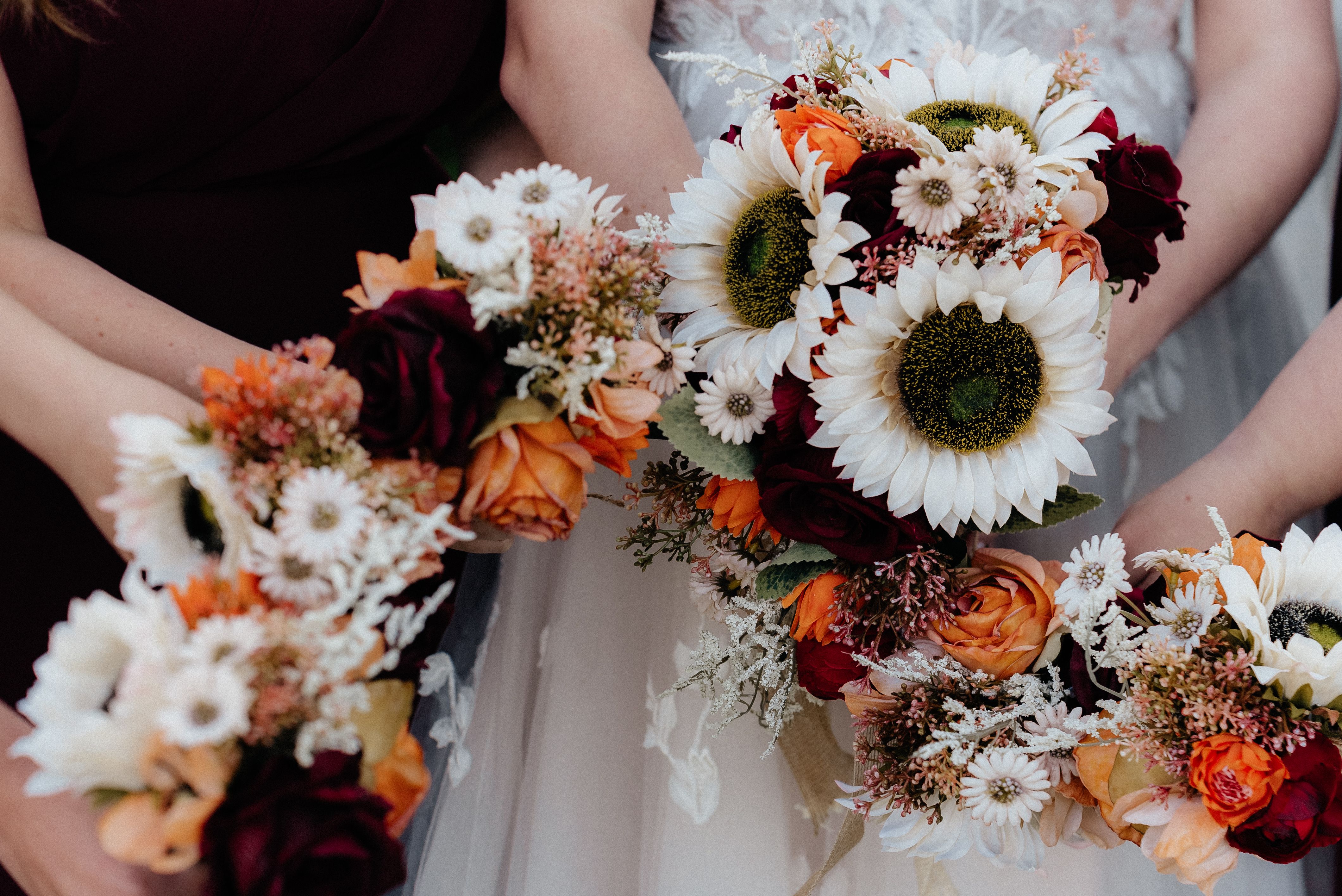 Wedding &amp; Event Faire held on ‘perfect fall day’ — Photo by Taylor Thompson on Pexels