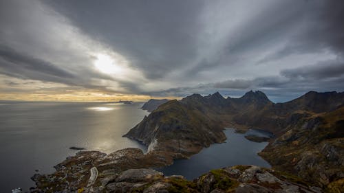 Fotobanka s bezplatnými fotkami na tému breh, dramatická obloha, fjord