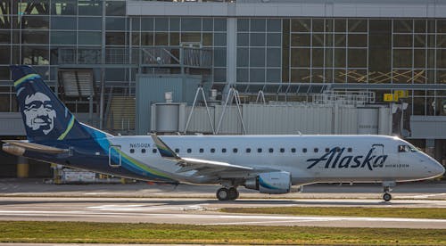 Alaska Airlines Embraer E175