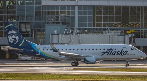 Foto profissional grátis de aeronáutica, aeronave, aeroporto