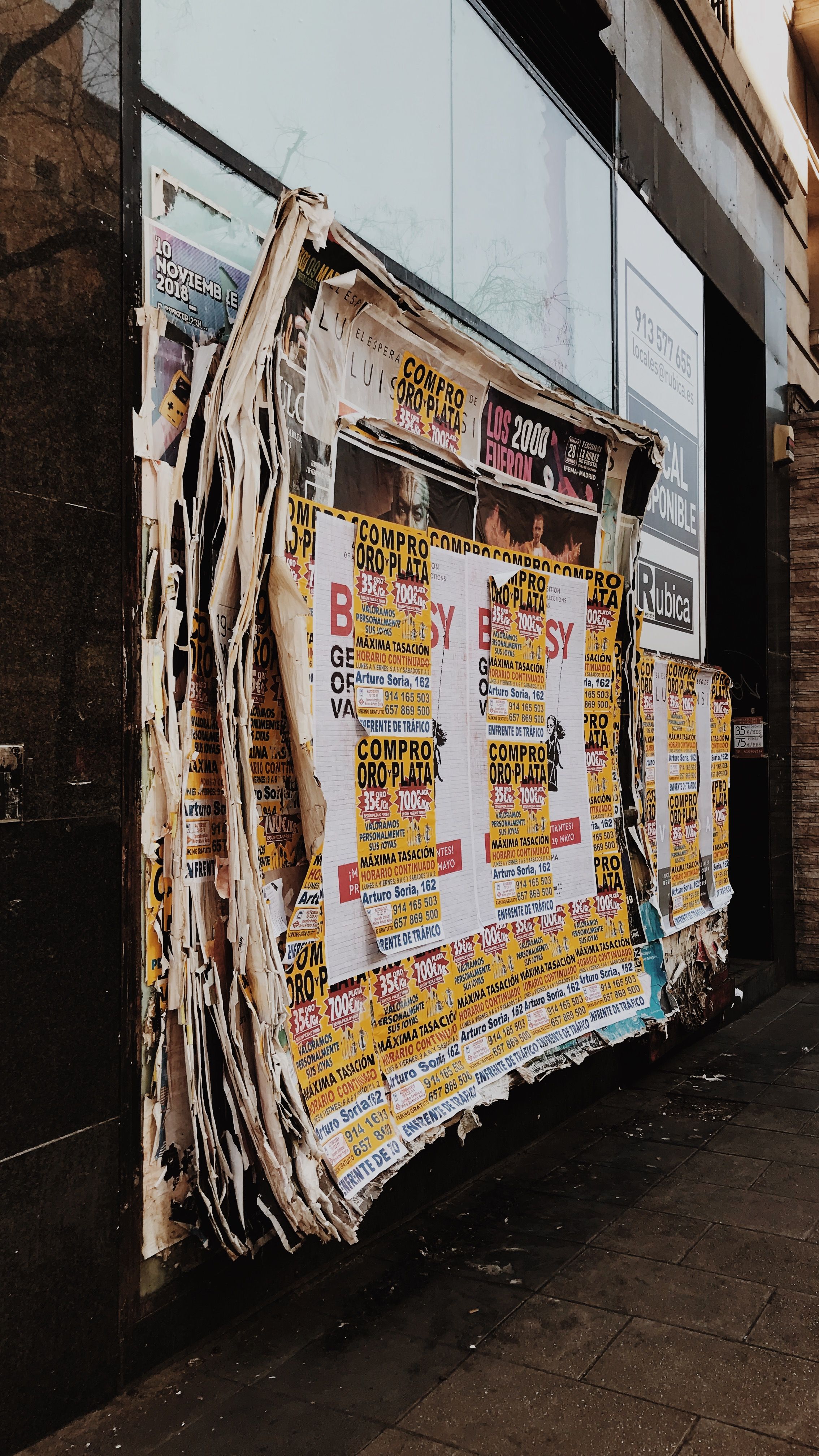 Free Stock Photo Of Advertisements City Street Espanol