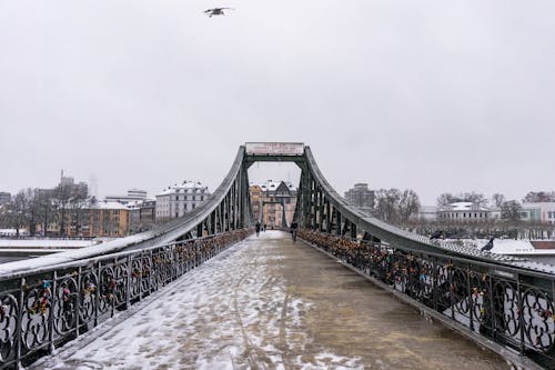 Iron Footbridge in Frankfurt in Winter