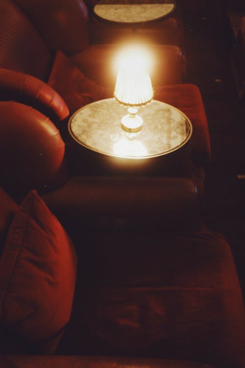 Darmowe zdjęcie z galerii z fotel, jasny, lampa