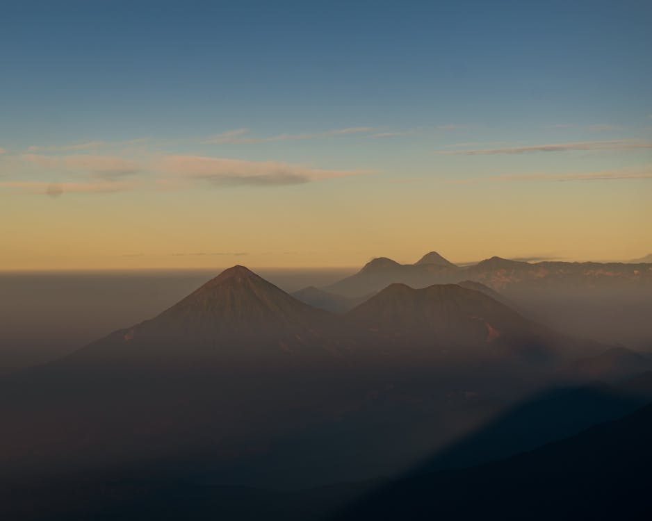 Vista sobre el Volcan de Acatenango, Chimaltenango Guatemala