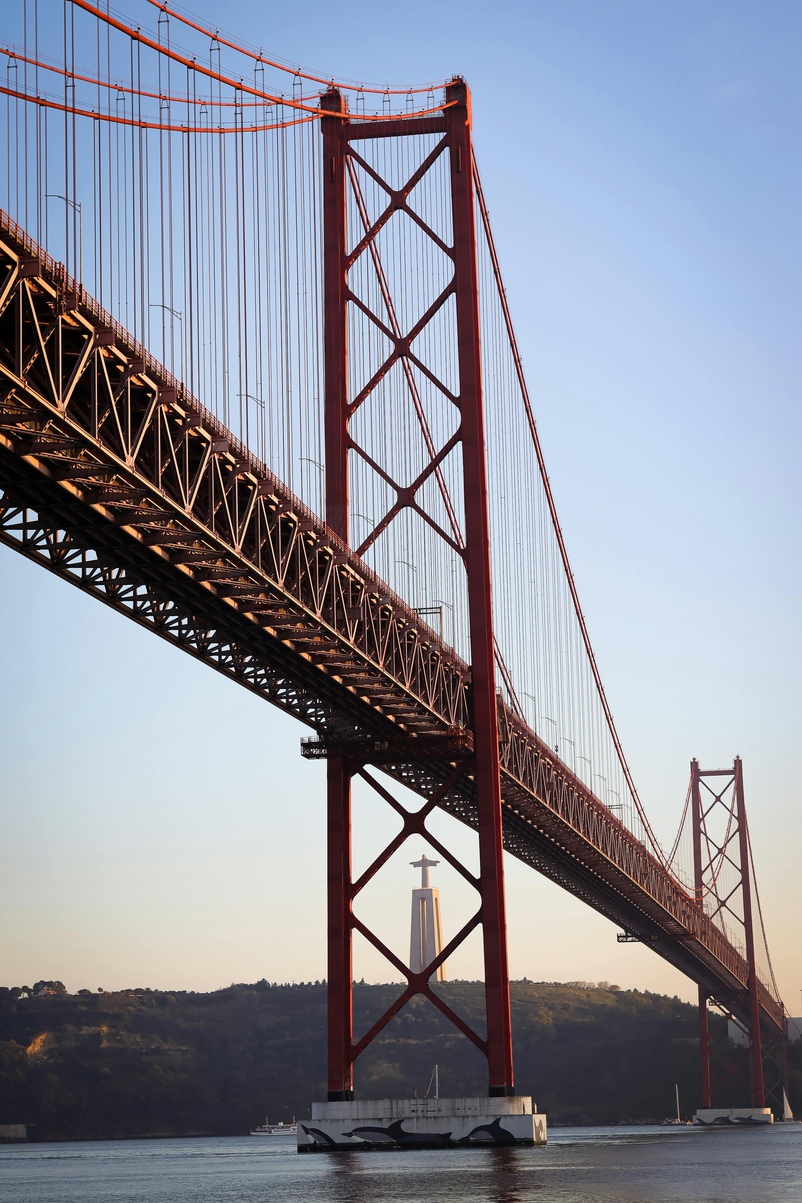 25 april bridge in lisbon