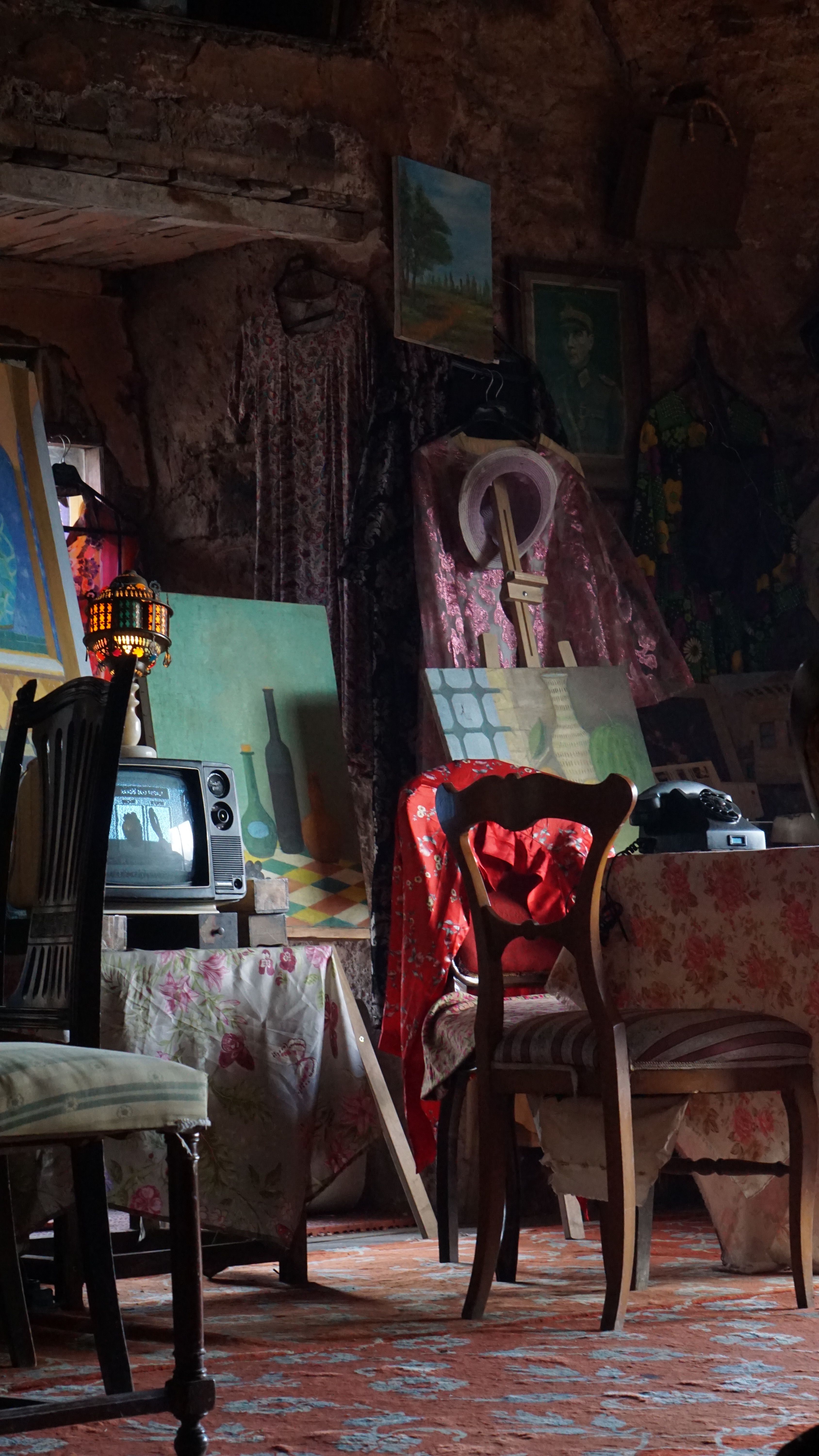 Old Fashioned Interior with Paintings · Free Stock Photo