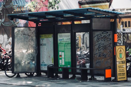 Şehir içi otobüs güzergahlarını gösteren dijital harita veya pano