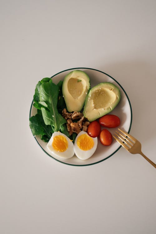 Darmowe zdjęcie z galerii z awokado, fotografia kulinarna, jajka