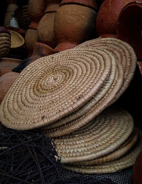 Faifayi is a multipurpose traditional utensil used for sieving, drying, and decoration.