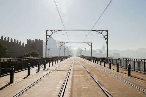 Kostenloses Stock Foto zu bahnstrecke, bau, brücke