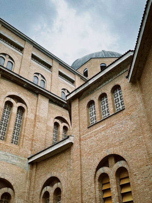 Foto d'estoc gratuïta de cantonada, edifici, foto amb angle baix