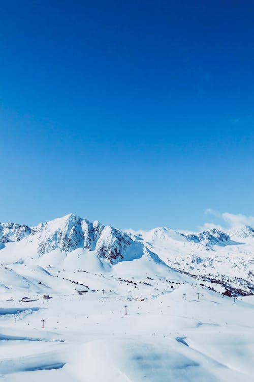 Fotografia Di Paesaggio Di Snow Capped Mountain
