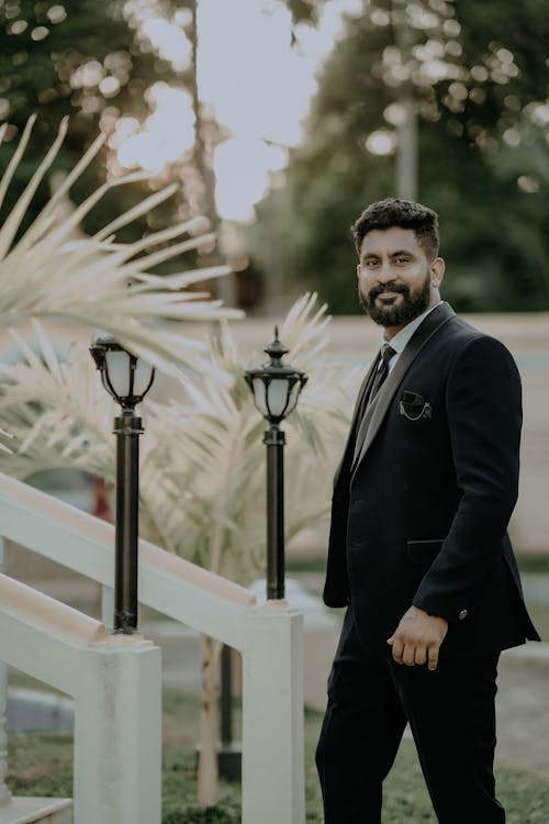 Foto profissional grátis de barba, bem vestida, brunet