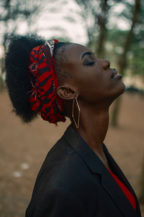 Foto profissional grátis de arco de cabelo, fotografia de moda, jaqueta preta