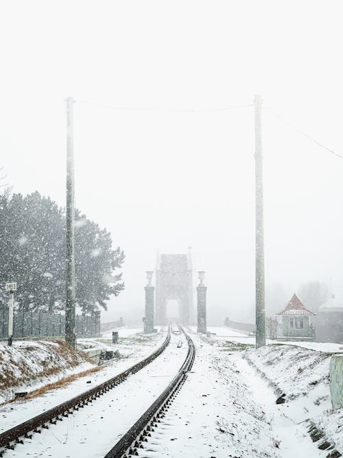 demir yolu, dikey atış, kar içeren Ücretsiz stok fotoğraf
