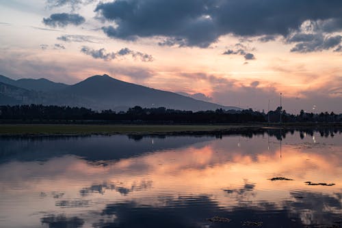 丘, 日没, 湖の無料の写真素材