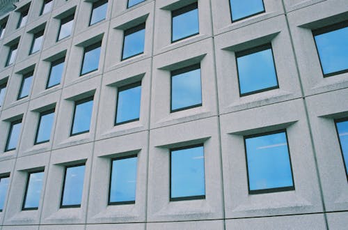 Kostnadsfri bild av betong, byggnad, fönster