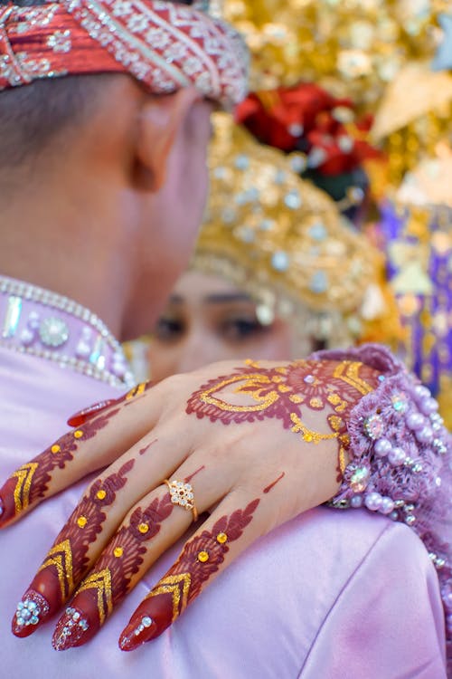 Gratis stockfoto met Aziatische vrouw, hand, handen mensenhanden