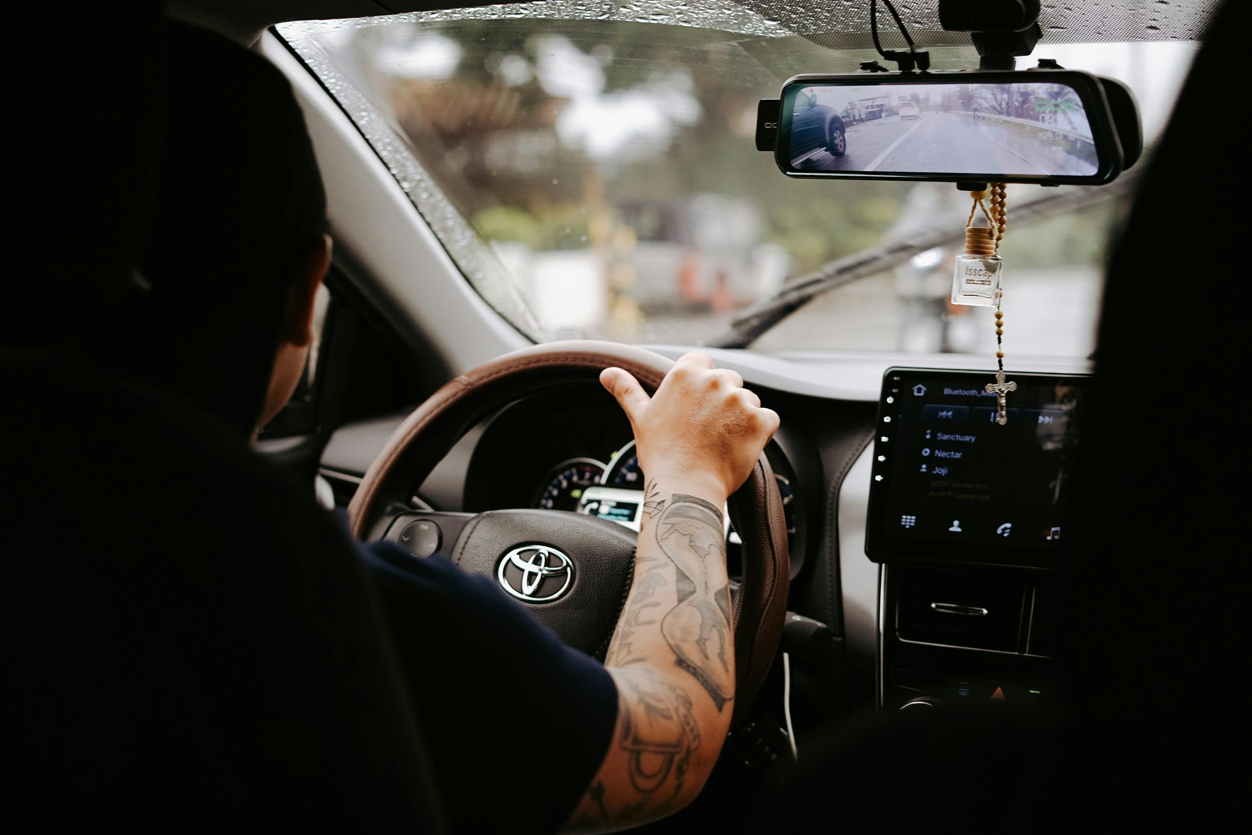 Toyota Recalls 141,286 Priuses for Doors That Could Unexpectedly Open — Photo by Kenneth Surillo on Pexels