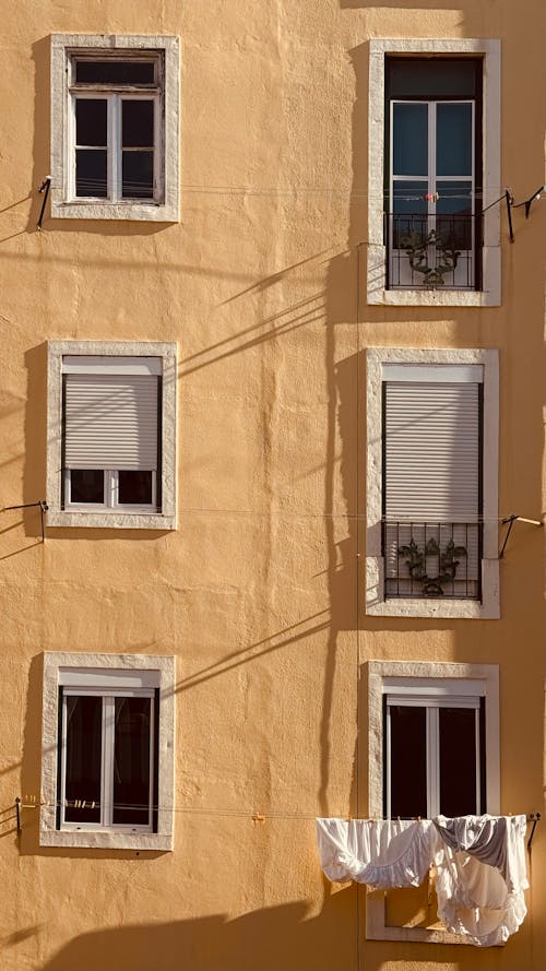 Immagine gratuita di appartamenti, edificio, finestre