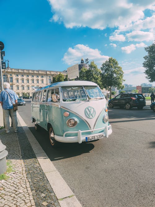 Kostenloses Stock Foto zu auto, bus, fahrzeug