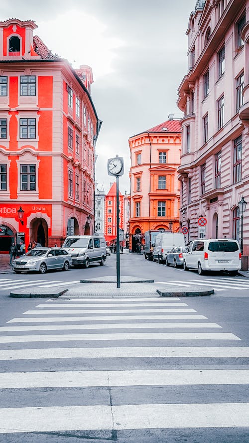 Ilmainen kuvapankkikuva tunnisteilla arkkitehtuuri, autot, eurooppa