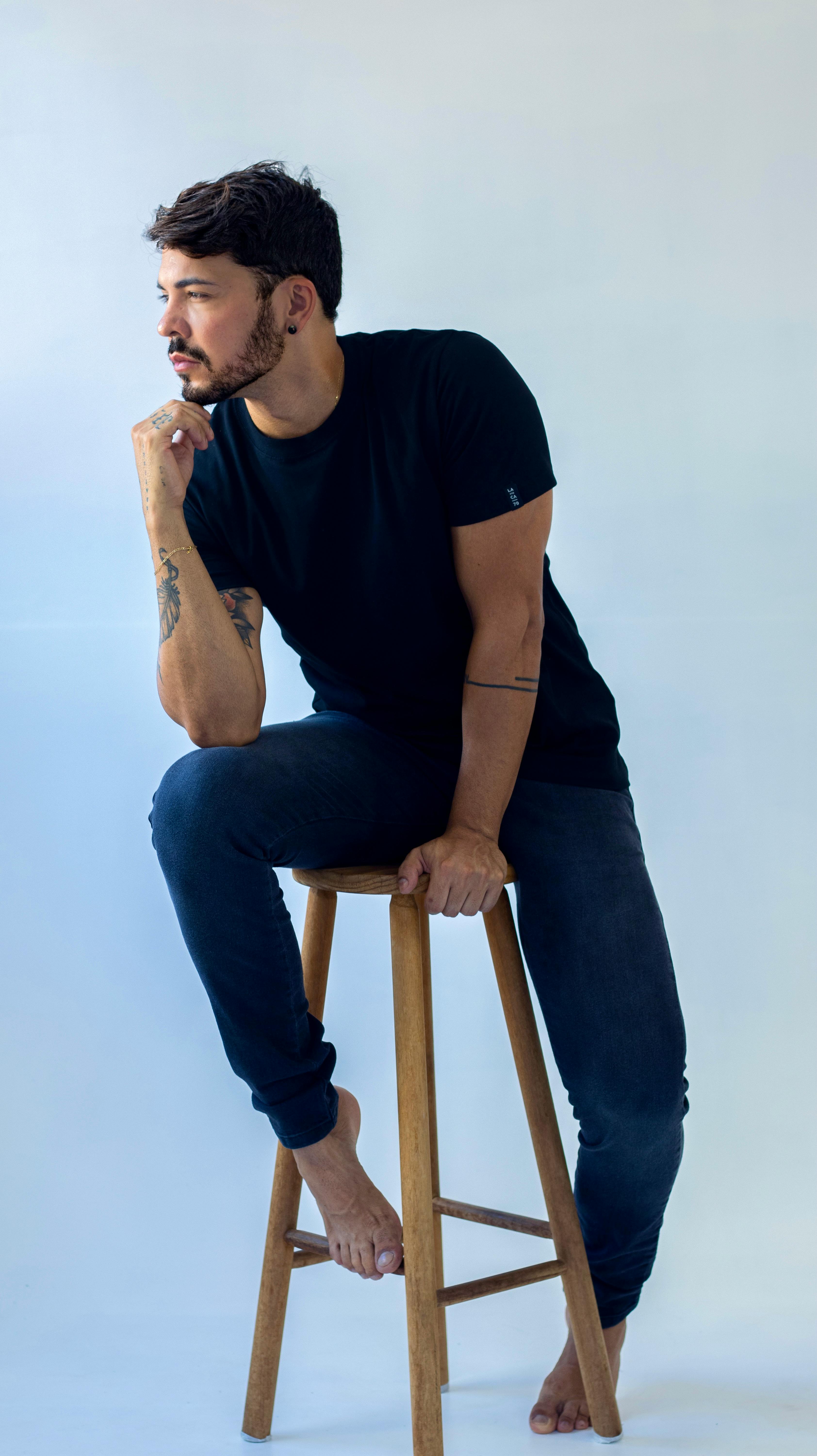 Miễn phí Ảnh lưu trữ miễn phí về Áo thun đen, Chân dung, chân không Ảnh lưu trữ