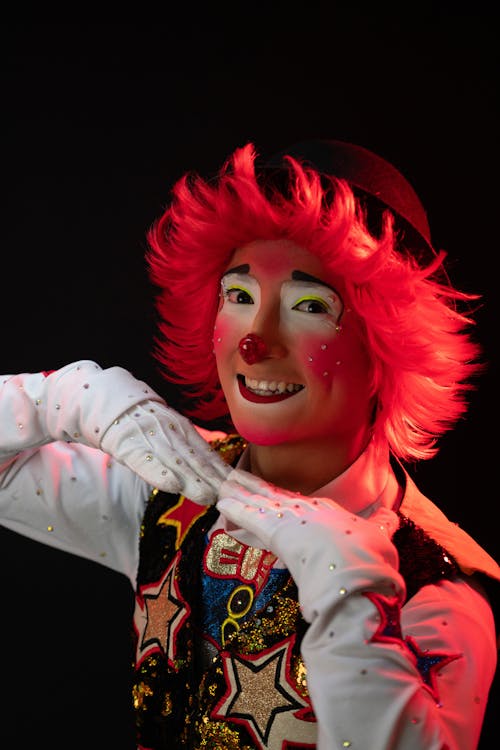 Kostenloses Stock Foto zu clown, gefärbtes haar, hut