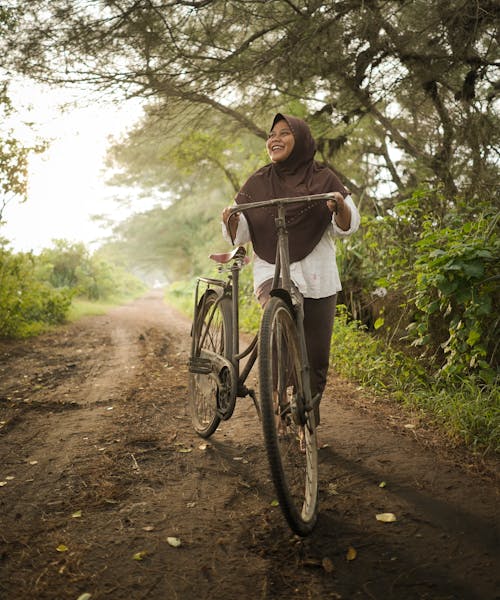 Foto d'estoc gratuïta de arbres, asiàtica, bici