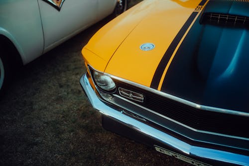 Yellow Ford Mustang Boss 302