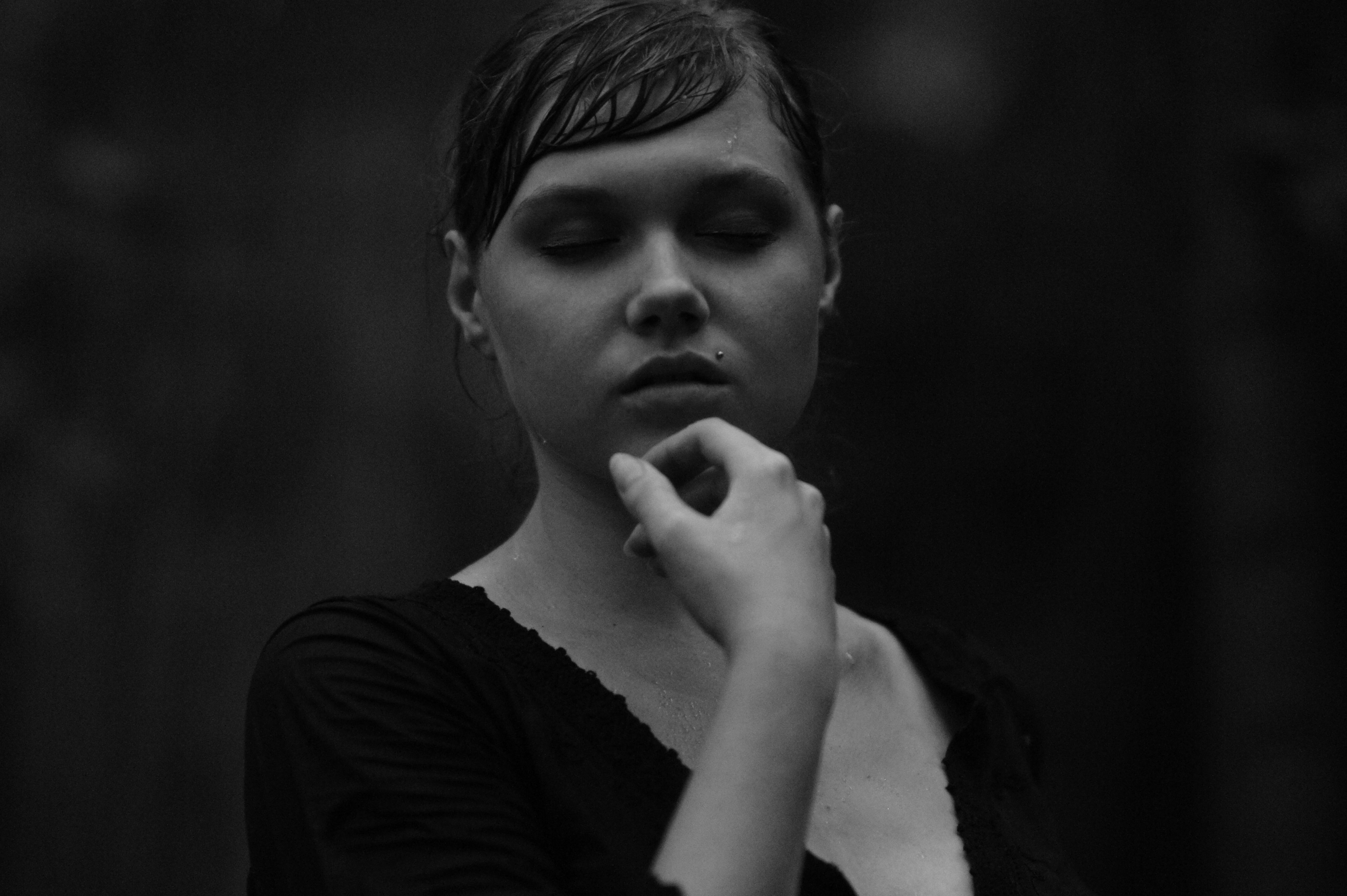 Portrait of Woman in Black and White · Free Stock Photo
