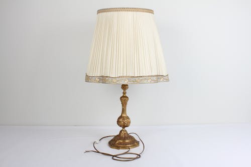 Бесплатное стоковое фото с абажур, лампа, ретро